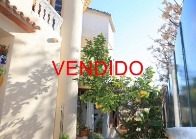 CHALET ADOSADO EN ZONA COLEGIOS – LA VILETA