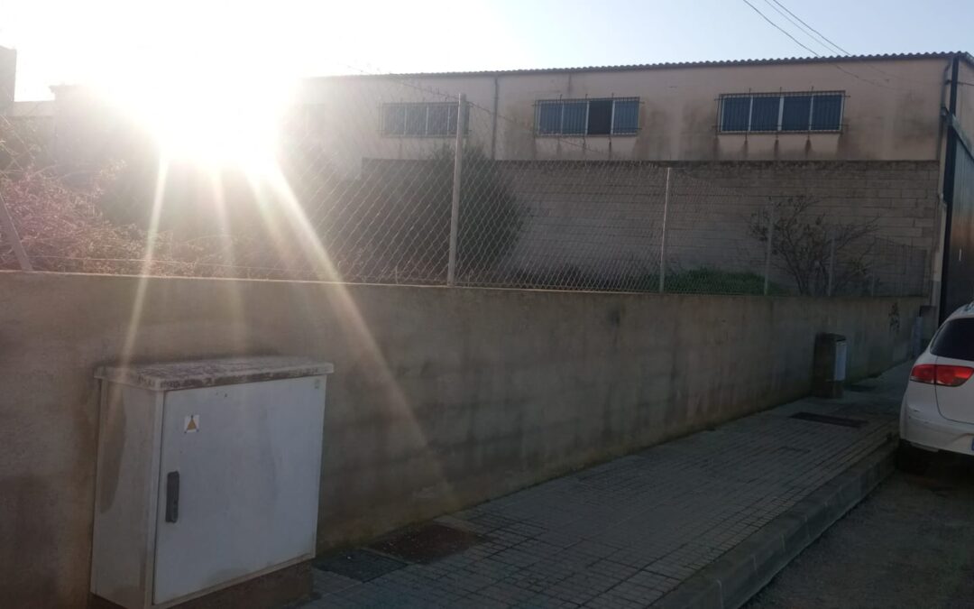 SOLAR EDIFICABLE EN MURO