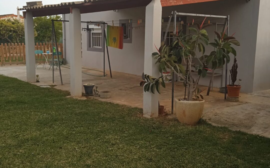 CASA DE UNA SOLA PLANTA CON GRAN PISCINA  Y TERRAZA EN PLA DE NA TESA
