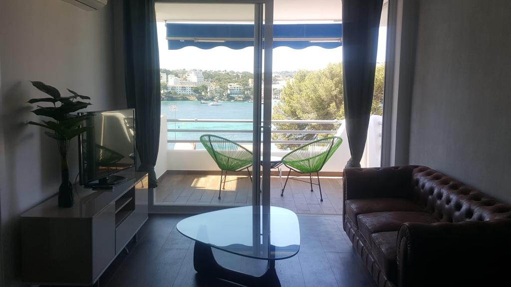 EXCLUSIVO APARTAMENTO EN SANTA PONSA CON VISTAL AL MAR