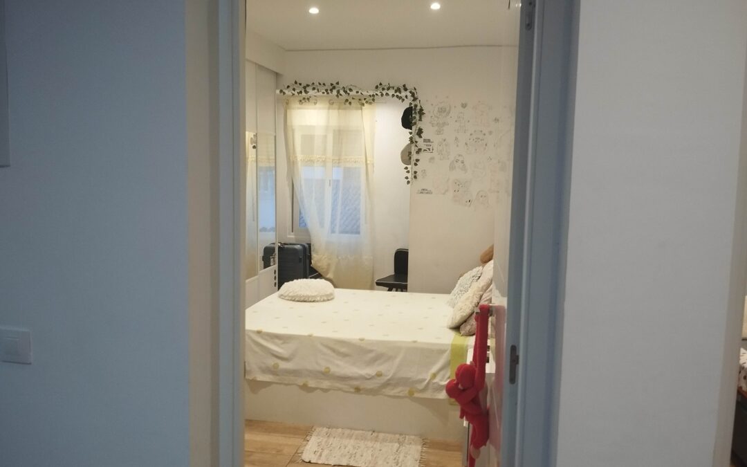 ACOGEDOR 1º PISO REFORMADO CON TECHO LIBRE Y SIN GASTOS DE COMUNIDADEN ZONA REYES CATOLICOS