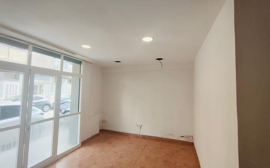 LOCAL COMERCIAL CENTRICO – ZONA FONERS / PALMA   IDEAL PARA NEGOCIO O CAMBIO DE USO A VIVIENDA