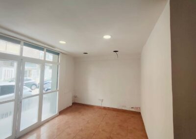 LOCAL COMERCIAL CENTRICO – ZONA FONERS / PALMA   IDEAL PARA NEGOCIO O CAMBIO DE USO A VIVIENDA